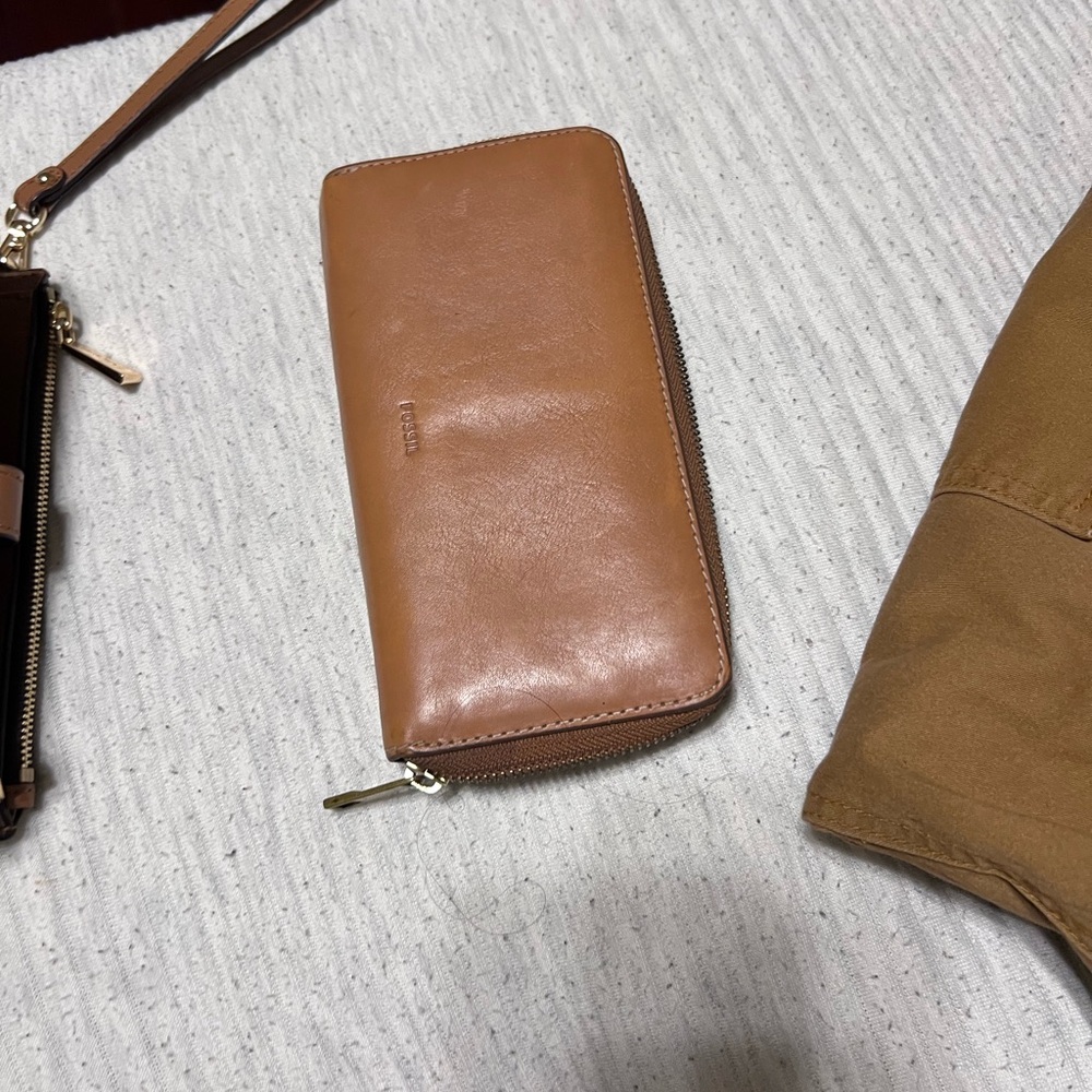 Fossil Brown Leather Wallet with Zip